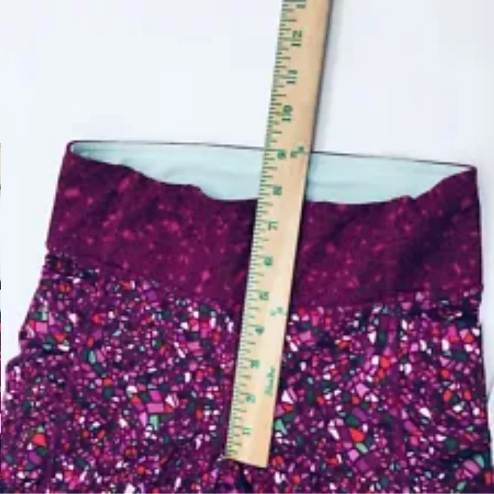 Lululemon Women’s Shorts Size 4 Speed Track Short Paradise Geo Print‎ Plum